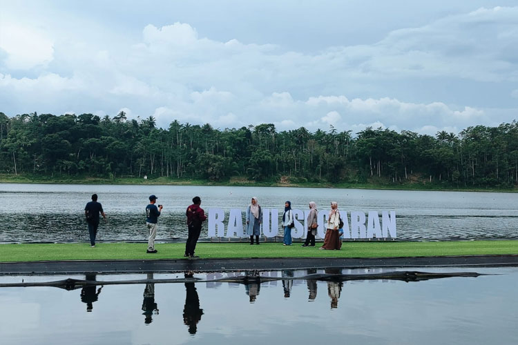 Keajaiban Alam Probolinggo: Tujuh Danau dan Air Terjun Menyambut The Seven Lakes Festival